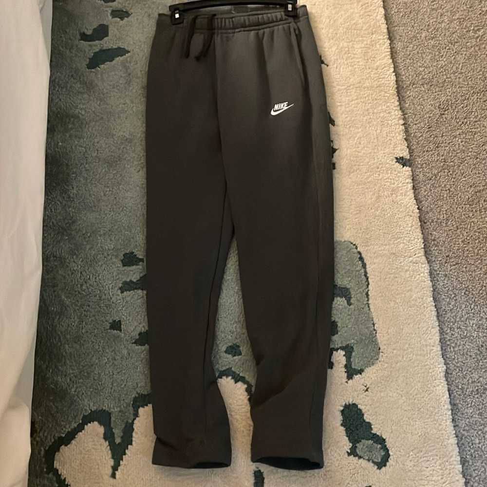 Nike dark grey sweatpants